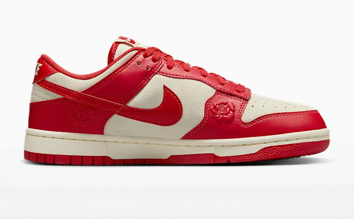 NIKE DUNK Low (ROSES)