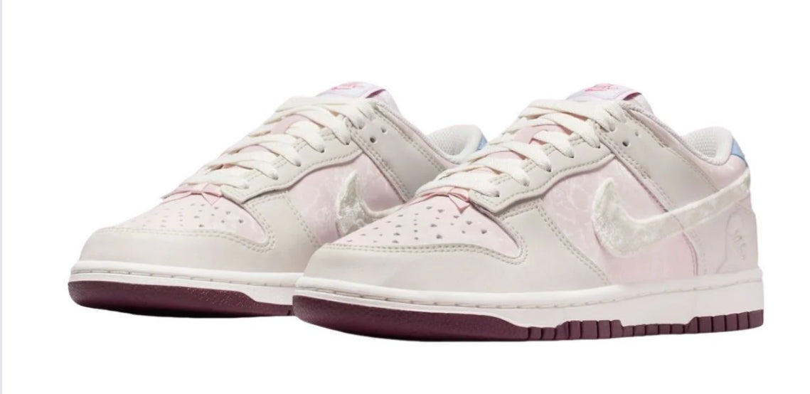 Nike Wmns Dunk Low 'Valentine's Day' 2026