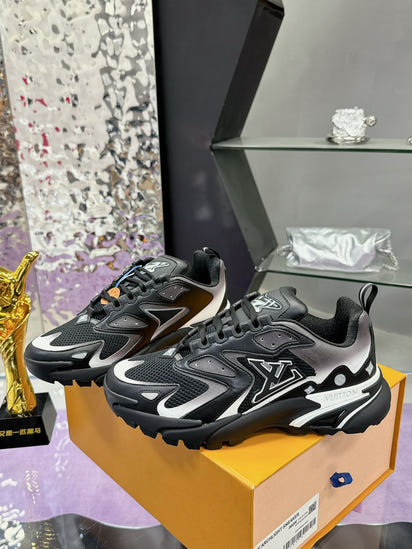 Louis Vuitton Runner Tatic Sneakers