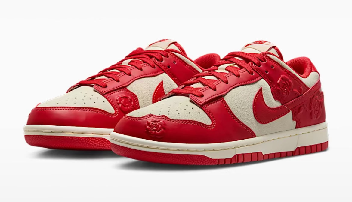 NIKE DUNK Low (ROSES)