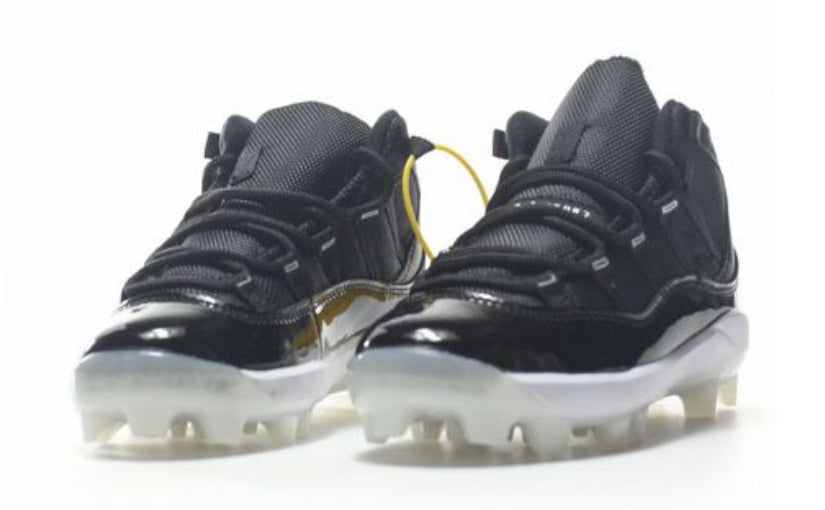 KID RETRO 11 CLEATS