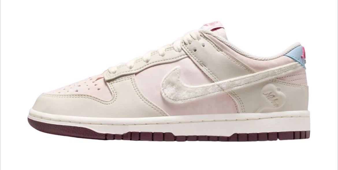 Nike Wmns Dunk Low 'Valentine's Day' 2026